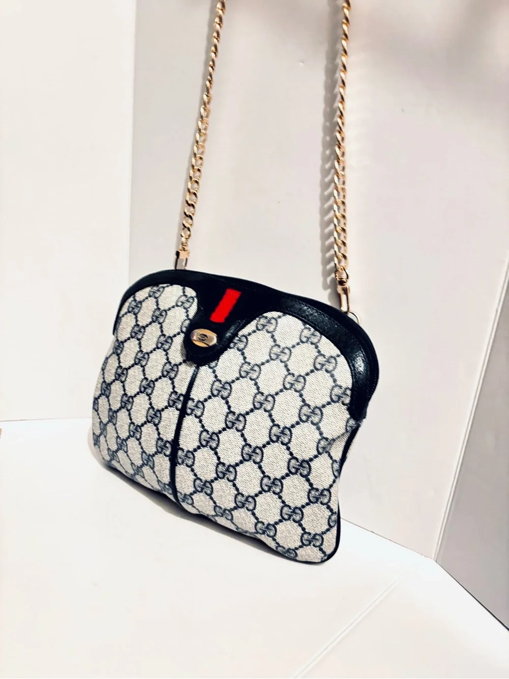 Gucci classic gg